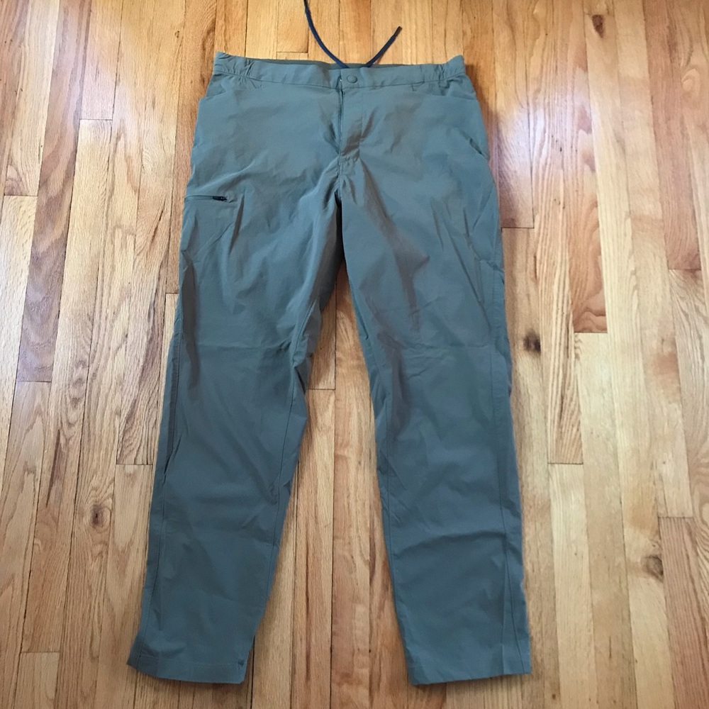 Mountain Hardwear Men's Olive Cargo Pants 36x30